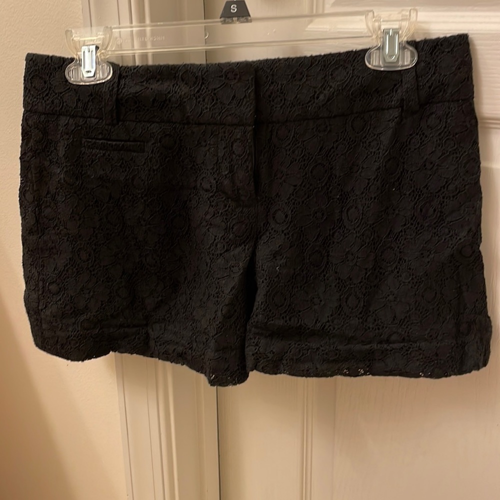 Loft. Women’s Crochet Laced Short. Size 0. Black